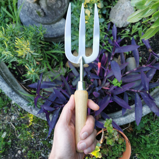 hand fork in use