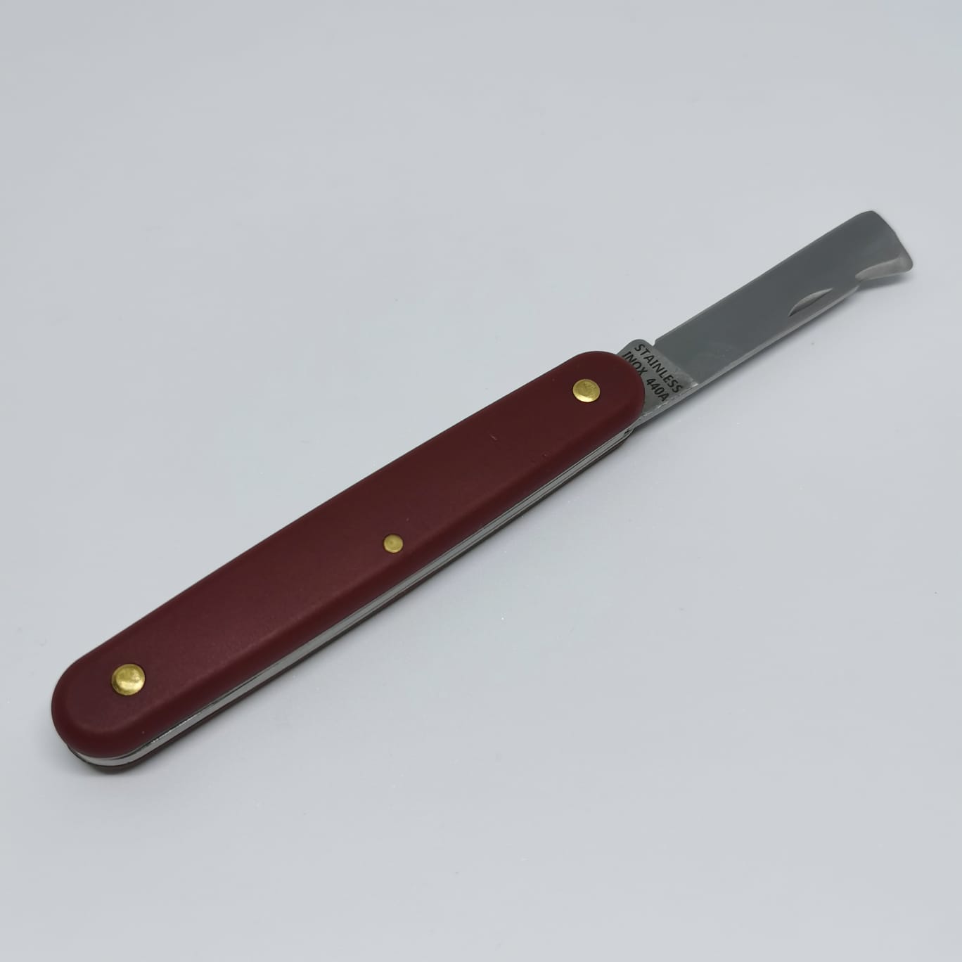 Heat treated 440 grade stainless steel blade Bacteria resistant handle