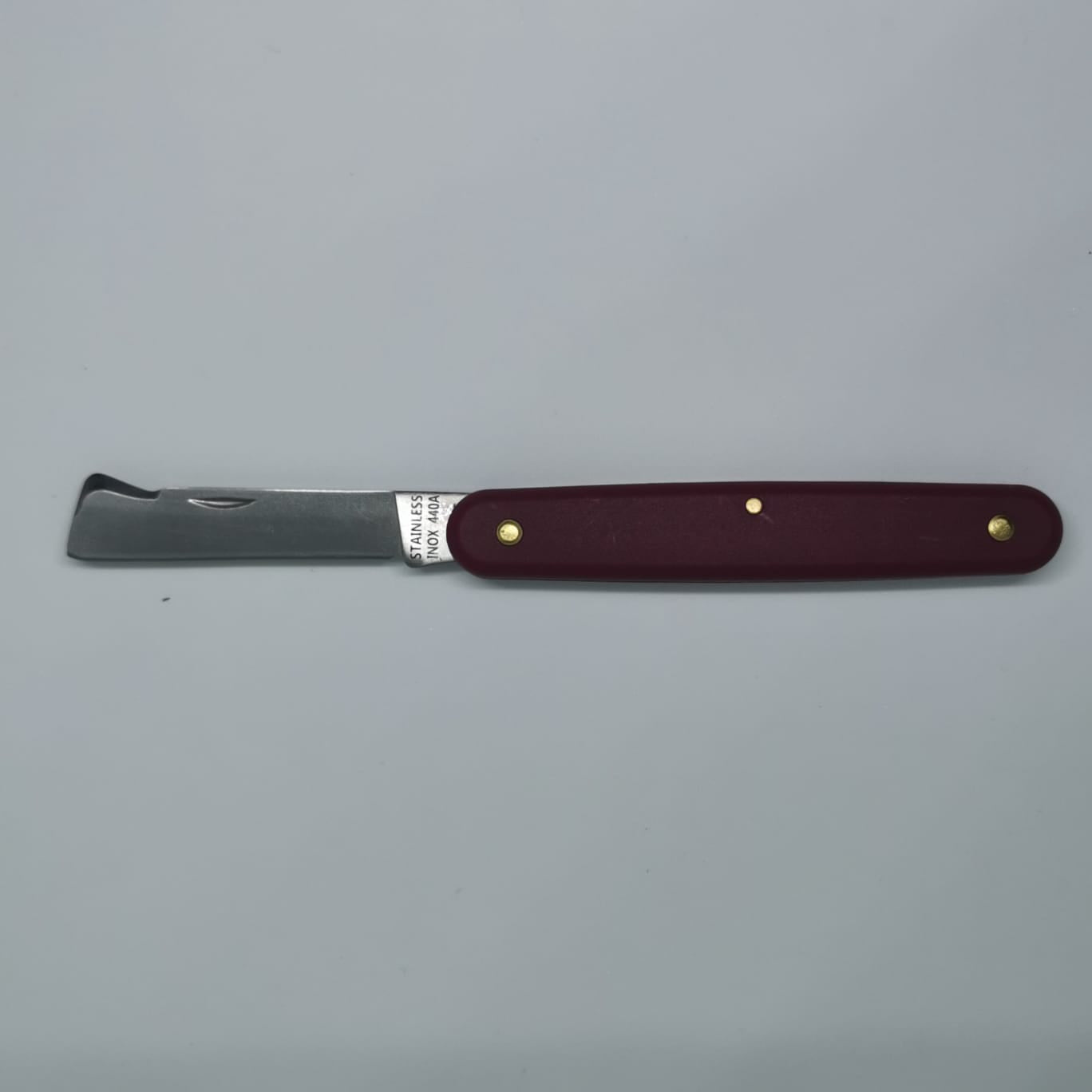 Heat treated 440 grade stainless steel blade Bacteria resistant handle